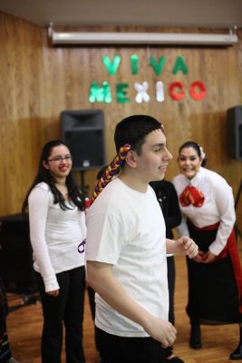 CincoDeMayo_LC_OLG_30Apr2011_4_ 011 [800x600].JPG