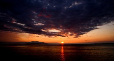Sunset_Solstice+2_Fm_PtWoronzof_23Jun2011_ 009Ac [800x600].JPG