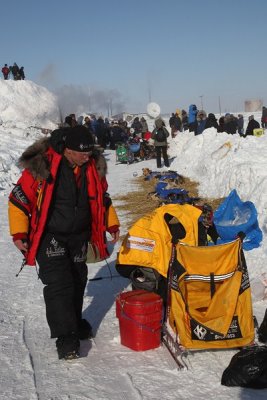 Iditarod_40_Unalakleet_CheckPoint_11Mar2012_ 016_MitchSeavey [401x600].JPG