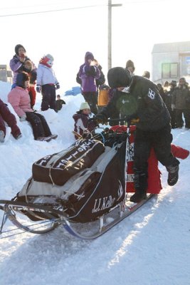 Iditarod_40_Shaktoolik_CheckPoint_11Mar2012_ 018 [400x600].JPG