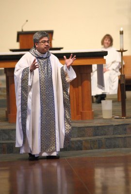 Mass_of_the_Lords_Supper_05Apr2012_ 023 [539x800].JPG