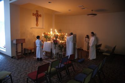 Mass_of_the_Lords_Supper_05Apr2012_ 029 [600x400].JPG