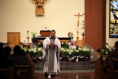 OLG_EasterVigil_07Apr2012_ 054 [600x400].JPG