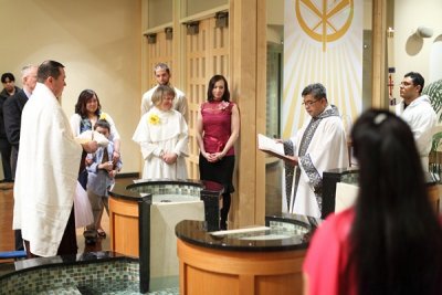 OLG_EasterVigil_07Apr2012_ 079 [600x400].JPG