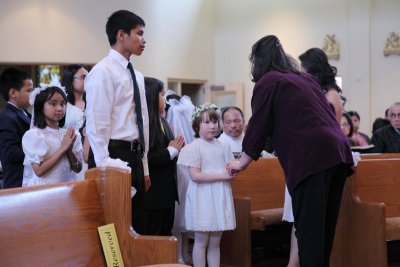 OLG_FirstCommunion_1730_06May2012_0008b [800x533].JPG