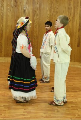 LumenChristi_DancePractice_07Apr2012 027 [406x600].JPG