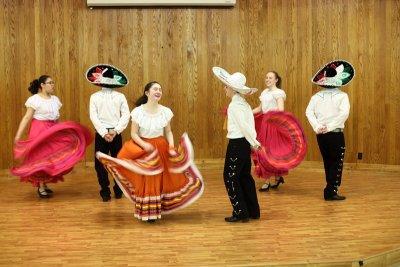 LumenChristi_DancePractice_07Apr2012 069 [800x533].JPG