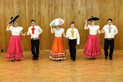 LumenChristi_DancePractice_07Apr2012 086 [800x532].JPG