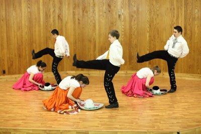 LumenChristi_DancePractice_07Apr2012 106 [800x533].JPG
