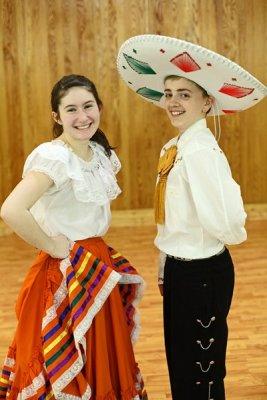 LumenChristi_DancePractice_07Apr2012 119 [400x600].JPG