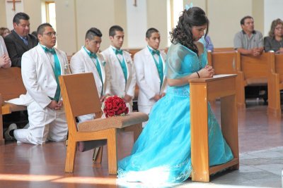 OLG_Quinceaera_IraniaOrtega_26May2012_0061a [800x533].jpg