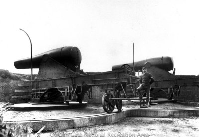 15-inch Rodman guns on Alcatraz, c1900 (GOGA).jpg