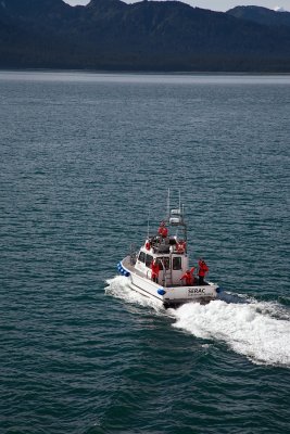 NPS boat and departing rangers 2, Glacier Bay