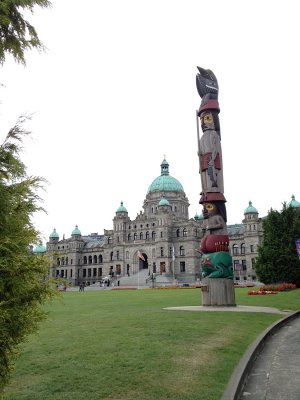Parliament building & totem, Victoria  (Betsy iPhone)