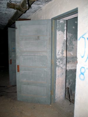 Interior door to utility room