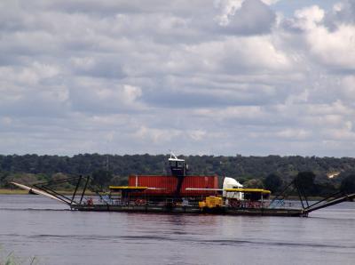 Zambia Ferry 02.jpg