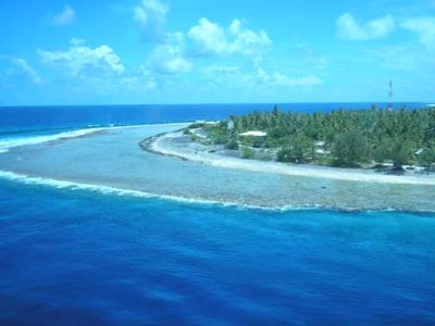 Going out Tiputa Pass in atoll