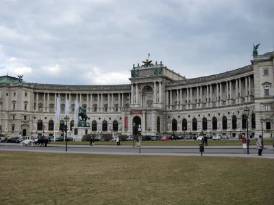 Heldenplatz y Neue Hofburg