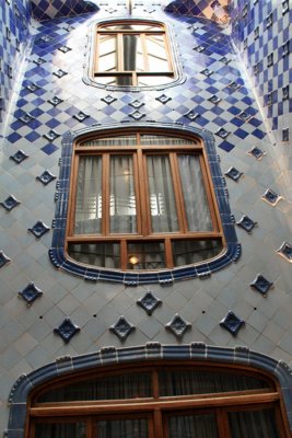 Casa Batlló (Passeig de Gràcia, 43) Antoni Gaudi 1904-1906