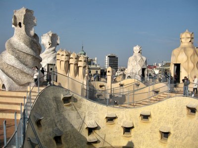 Casa Mil (Passeig de Grcia, 92 - Provena 261-265) Antoni Gaud 1906-1910