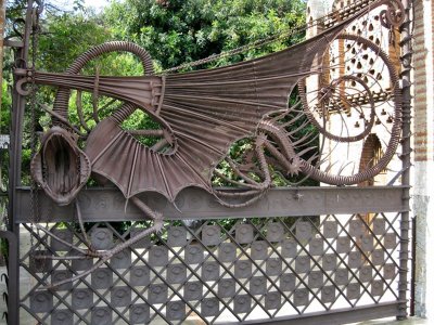 Porta del Drac.Pavellons Gell (Avgda.Pedralbes, 15) Antoni Gaud 1884-1887