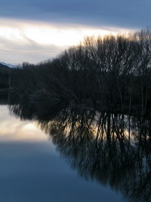 Atardecer sobre el rio Ebro