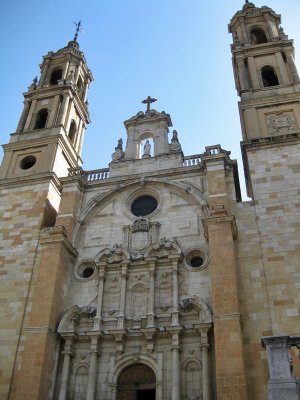 Len. Iglesia de San Juan y San Pedro de Renueva