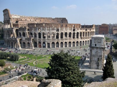 Roma. Coliseo (Colosseo) y Arco de Constantino