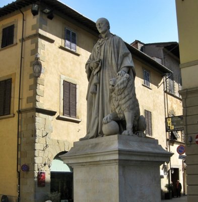 Arezzo. Piazza San Francesco
