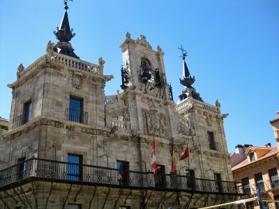 Astorga. Ayuntamiento en la Plaza Mayor