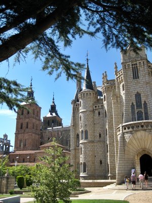 Astorga (Len). Catedral y Palacio Episcopal