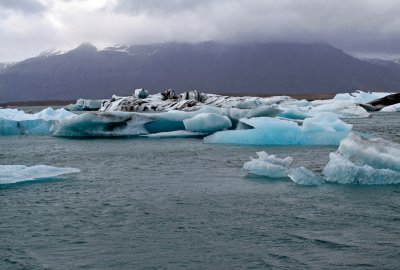 Jkulsrln, floating icebergs