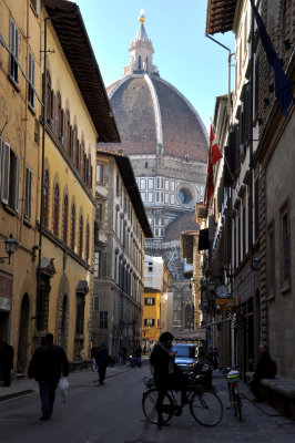 Via dei Servi, Duomo au fond - 4755