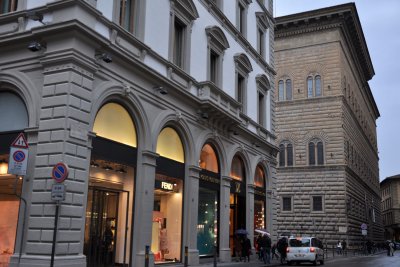 Vitrines et palazzo Strozzi - 5126