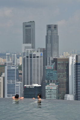 Infinity pool of the Marina Bay Sands Skypark - 6509