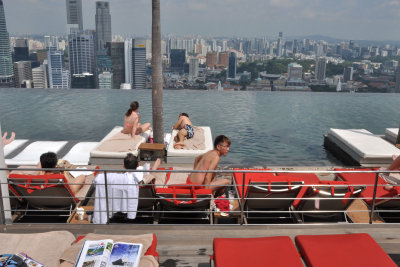 Infinity pool of the Marina Bay Sands Skypark - 6513