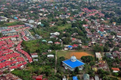 Blue mosque, Makassar viewed from the air - 5743