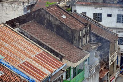 Old rooftops of Makassar on Jalan Sulawesi - 6169