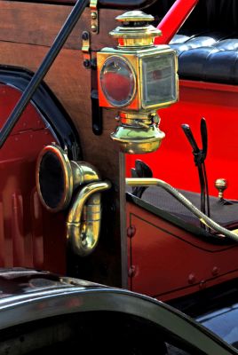 Lantern and Horn  1910 Ford