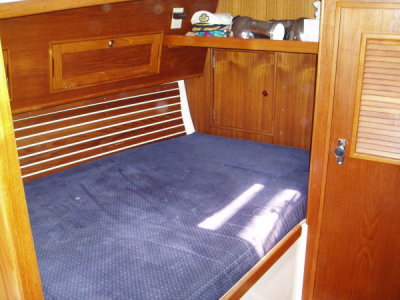 fwd cabin, port, double berth