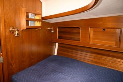 fwd cabin port double berth