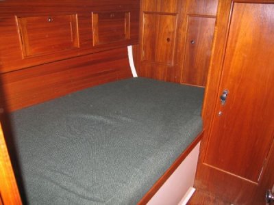 fwd cabin, port double berth