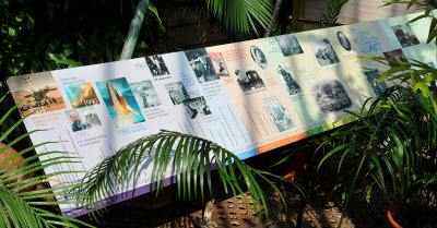 Kew Infosign. Tijdslijn voor bij de oudste potplant ter wereld.jpg