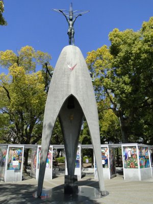 005 hiroshima memorial and museum.JPG