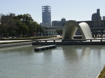 007 hiroshima memorial and museum.JPG