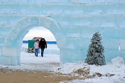 Spicer Ice Castle  ~  January 15  [12]