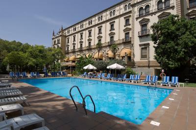 Alfonso XIII hotel  pool.
