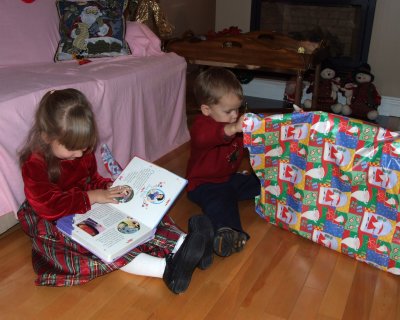 kids open presents 2.jpg