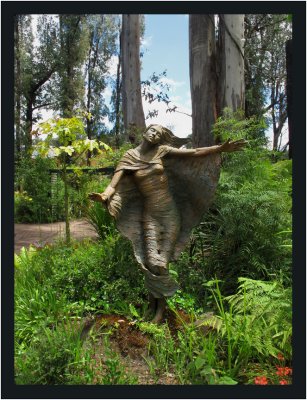 Statue of woman refurbished after bushfire