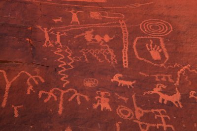 4000 year old petroglyphs